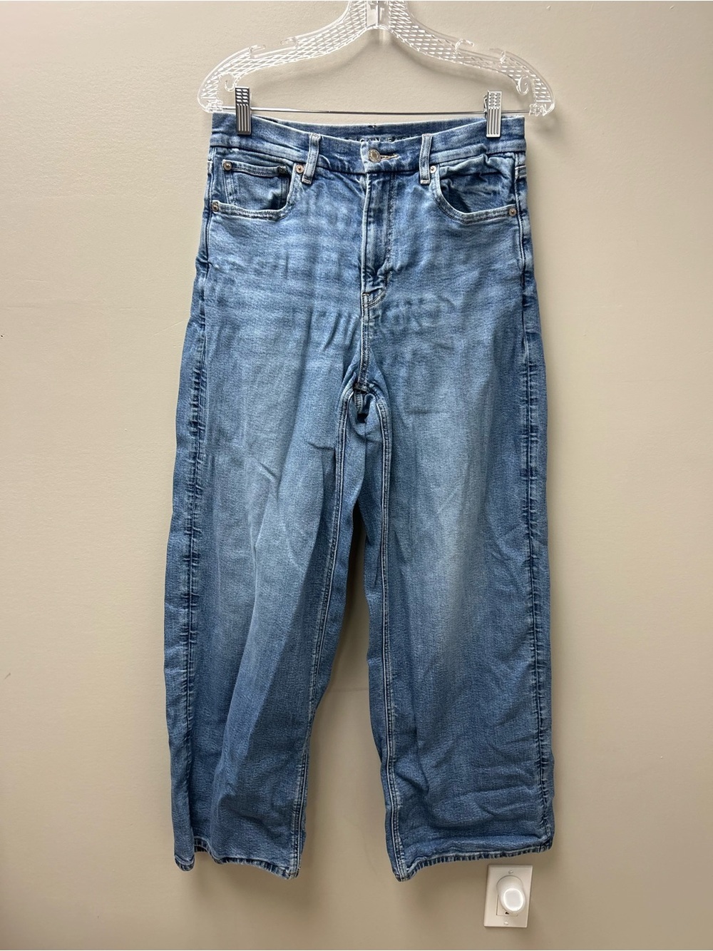 American Eagle Women’s Super Curvy High-Rise Baggy Straight Jeans